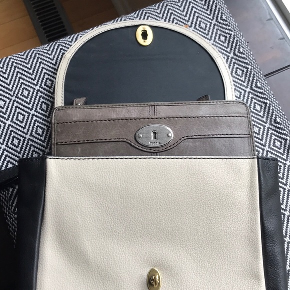 Fossil crossbody purse - Picture 9 of 9